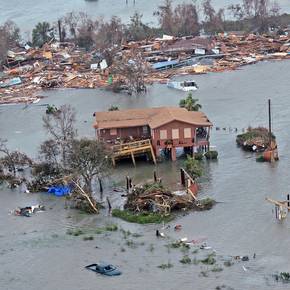 Professor offers strategies for enhancing hurricane resilience
